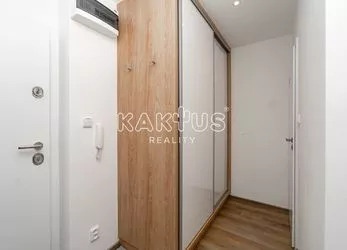 Pronájem zrekonstruovaného bytu 1+1 [ 39 m2 ], ulice Lumírova, Ostrava-Výškovice