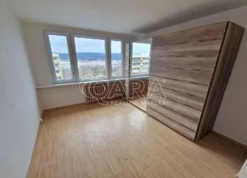 Prodej nebydleného družstevního bytu 3+1/L, 74 m2, Teplice - sídliště Šanov, výhled na hory, komora