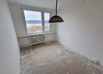 Prodej nebydleného družstevního bytu 3+1/L, 74 m2, Teplice - sídliště Šanov, výhled na hory, komora