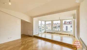 Podkrovní, světlý byt k prodeji 5kk, 165,7 m2, 2 x balkon, sklep, ul. Šmeralova - Praha 7 - Letná