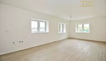Prodej bytu 3+KK, 89 m2, pozemek - 150 m2