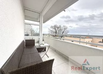 Hezký byt 4+1/Terasa+Garáž, klimatizace, 123 m2, vlastní ÚT, krásný výhled, Praha 9 - Vysočany