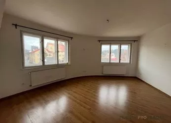 Prodej  bytu 2+kk (56m2) v OV, ulice Dukelské náměstí, Nová Paka, okr. Jičín