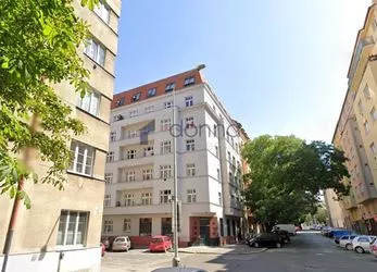 Prodej bytu OV 2+kk/T, 42m2, ul. Biskupcova, Praha - Žižkov, po rek., francouzská okna do dvora