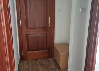 Pronájem lůžka ve dvoulůžkovém bytě 1+kk, kompletně zařízený, 31m2, Plzeň Valcha