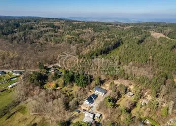 Prodej novostavby RD sousedící s rozsáhlým lesem na okraji Mníšku pod Brdy