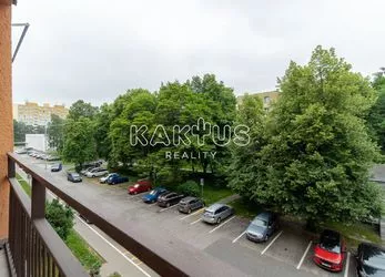 Pronájem zařízeného bytu 2+1, s balkónem, ulice Alžírská, Ostrava-Poruba