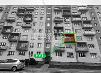 Pronájem zařízeného bytu 2+1, s balkónem, ulice Alžírská, Ostrava-Poruba