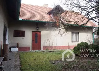 Prodej rodinného domu se zahradou v obci Velký Borek s celkovou pozemkovou plochou 663 m2.