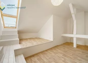 Prodej, prostorný mezonetový byt 5+kk se dvěma terasami, Hradec Králové, ul. Havlíčkova