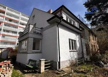 Prodej, rodinný dům 200 m2, pozemek 253 m2, Praha 9 - Prosek, ul. Hlavenecká