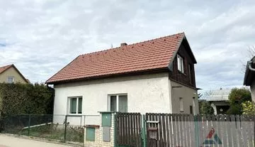 Prodej RD 5+1/T+G, pozemek 830 m2, ul. Formanská, Praha 4 - Újezd u Průhonic, všechny IS.