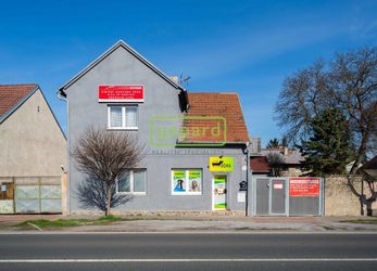Prodej rodinného domu s investičním potenciálem - Rudná u Prahy