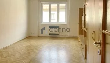 Prodej zařízeného bytu 1+kk, 31m2, OV, Praha 10 - Strašnice, ul. Za poštou, metro A Strašnická