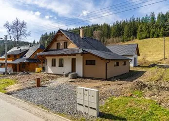 Prodej novostavby domu 6+1 před dokončením, 197m2, Velké Karlovice, pozemek 1 272 m2