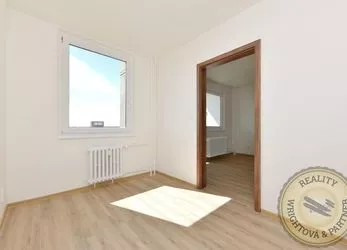 Prodej bytu po kompletní rekonstrukci 3+1 s lodžií a sklepní kójí - Praha 7 - Troja