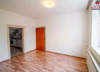 Pronájem bytu 1+1 v cihlovém domě o třech bytech Ostrava - Hulváky