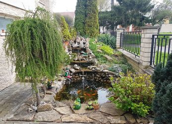 Prodej rodinného domu se zahradou, bazénem, saunou a rybníčkem v Uherském Ostrohu