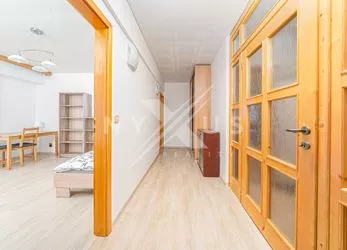 Prodej bytu 3+kk - 90 m² + 2 lodžie + sklepní kóje, Dr. M. Horákové, Poděbrady