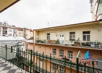 Pronájem klidného bytu 1+1 30 m² Jana Masaryka, Praha 2 - Vinohrady