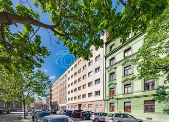 Pronájem světlého bytu 2kk, 50 m2, Ortenovo náměstí, Praha 7