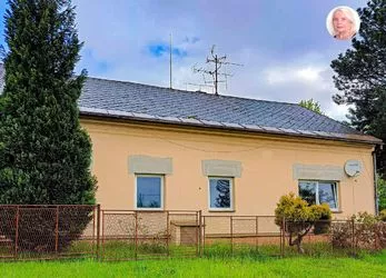 Na prodej prostorný rodinný dům v Orlové s velkým potenciálem a probíhající rekonstrukcí!