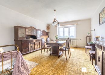 Prodej prostorného rodinného domu 4+1, 175 m2, pozemek 1 289 m2, 5 990 000,- Kč, Chotětov