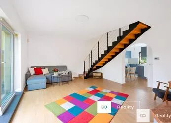 Prodej atraktivního rodinného domu 5+kk, 140 m2, 13 490 000,- Kč, Praha - Újezd nad Lesy