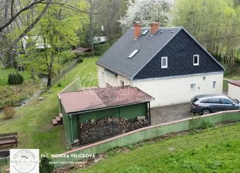 Krásná chalupa v Holčovicích - Komoře, dispozice 5+1, zahrada 843m2