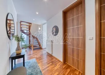 Prodej bytu 4+kk, 158m, Praha,  Veleslavín, Adamova ul.