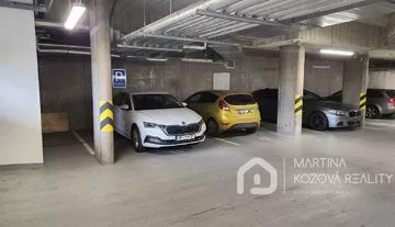 Pronájem garážového stání v ulici Novodvorská na Praze 4 na Libuši