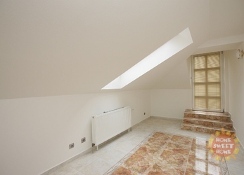 Velkorysý, prostorný byt k pronájmu 5kk ( 253 m2), terasa, parkování, Praha 1- Na Poříčí