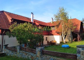 Prodej rodinného domu, dvě jednotky, rekreace, pozemek 2765 m2, obec Benešov nad Černou