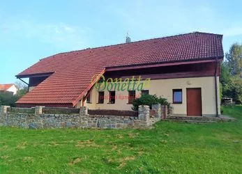 Prodej rodinného domu, k bydlení i rekreaci, pozemek 2765 m2, obec Benešov nad Černou