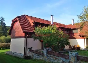 Prodej rodinného domu, k bydlení i rekreaci, pozemek 2765 m2, obec Benešov nad Černou