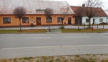 Prodej restaurace s rodinným domem a rozsáhlými pozemky 2.375 m2 - Bulhary