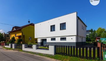 Nízkoenergetický rodinný dům o dispozici 5 KK, po nákladné rekonstrukci v obci Brušperk